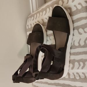 Eileen Fisher Kash Sandal Sz 9.5M Gray